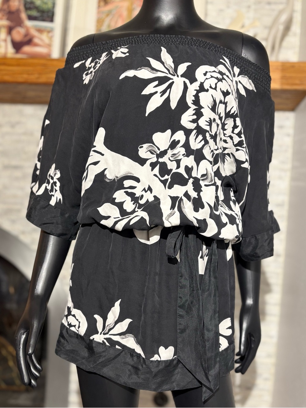 White House Black Market dress in size XXS